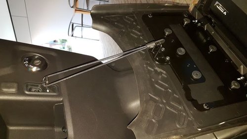 Spanngurt Batteriefach.jpg