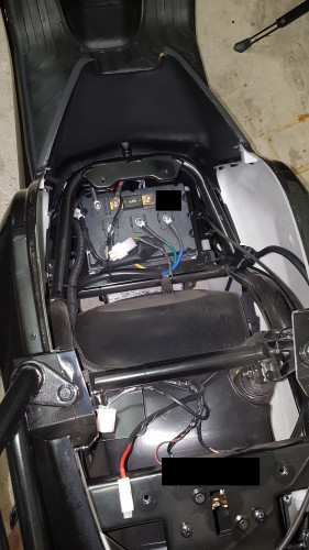 NIU NQI PRO innansicht unter Sitzbank 17.08.2020  (1).jpg