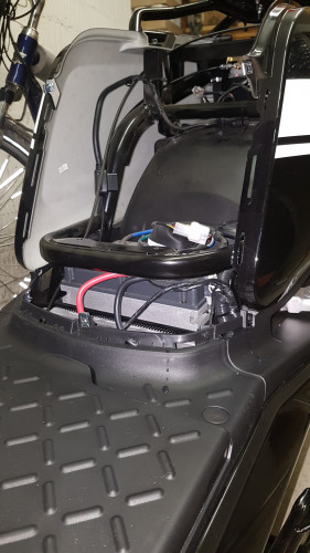 NIU NQI PRO innansicht unter Sitzbank 17.08.2020  (6).jpg