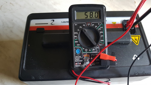 NIU NQI PRO AKKU 2 15% Rest  ( 58 V ) nach 2 std. gemessen.  Daten 16 Zyklen 98,4 Akku Punkte .jpg