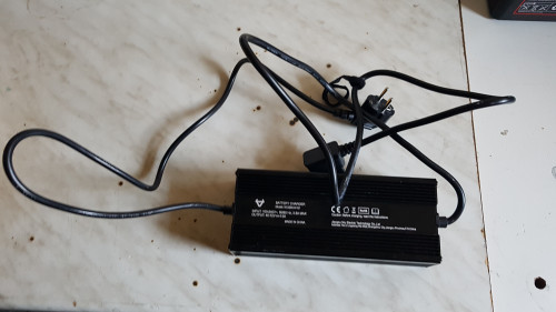 Ladegerät NIU NQI PRO 21.04.2021 .jpg