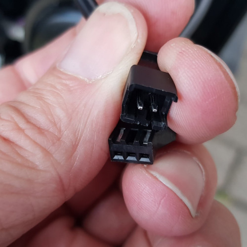 20190620_204914 CUX oben Stecker vom USB-Modul, unten Ausgang des Wandlers.jpg